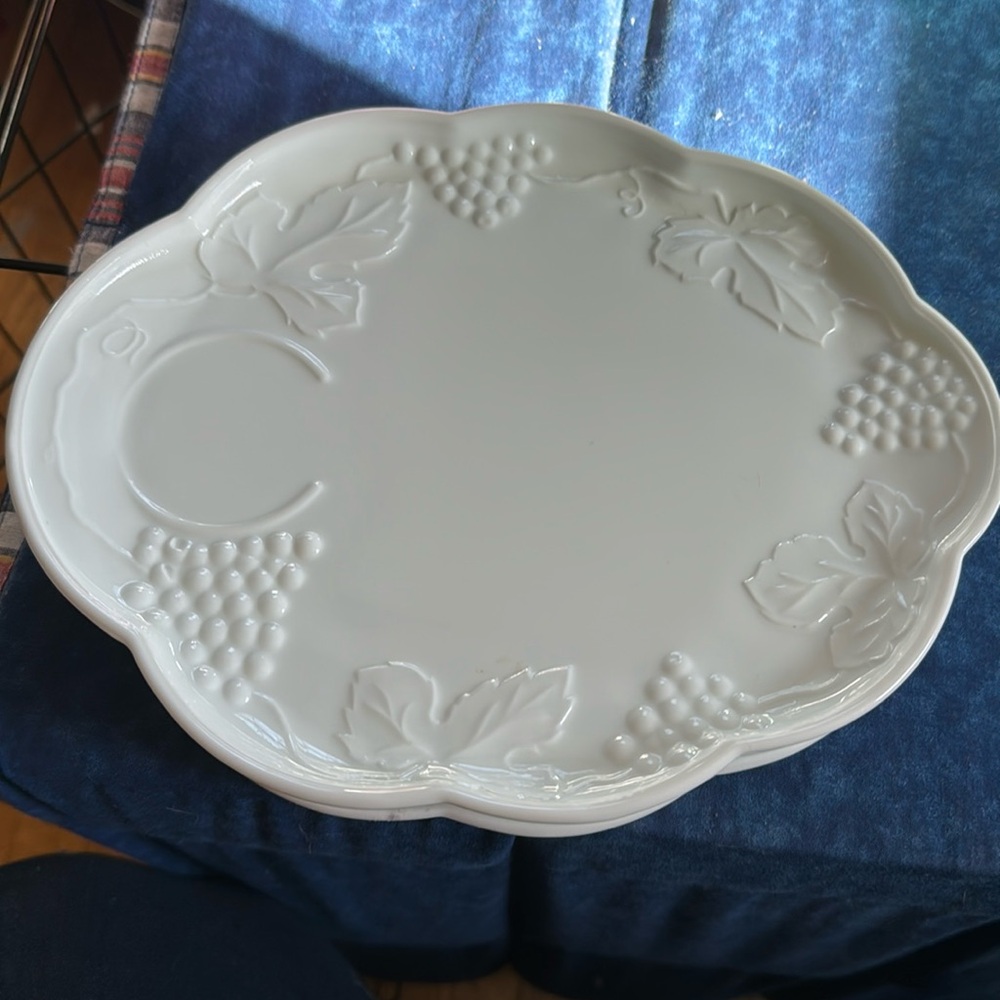 Vintage 4 Colony Milk Glass Plates Harvest Pattern 10"x8"